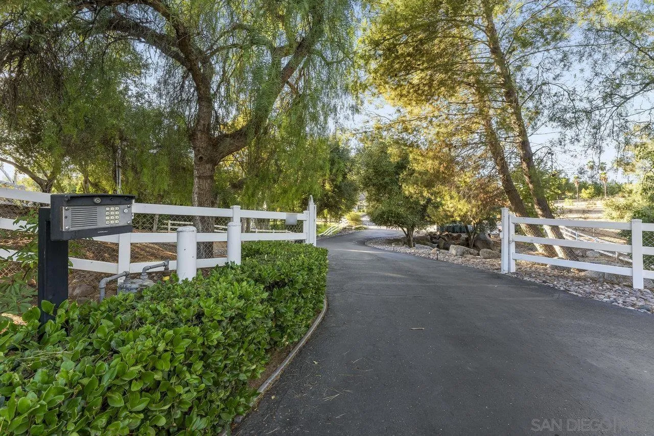 1728 Rancho Judith Alpine, CA 91901 - Photo 5 of 68