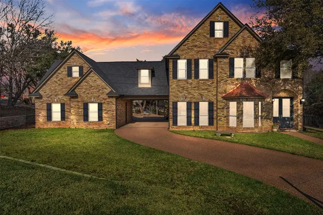 $925,000 | 4302 Fairway Drive, Granbury, TX 76049