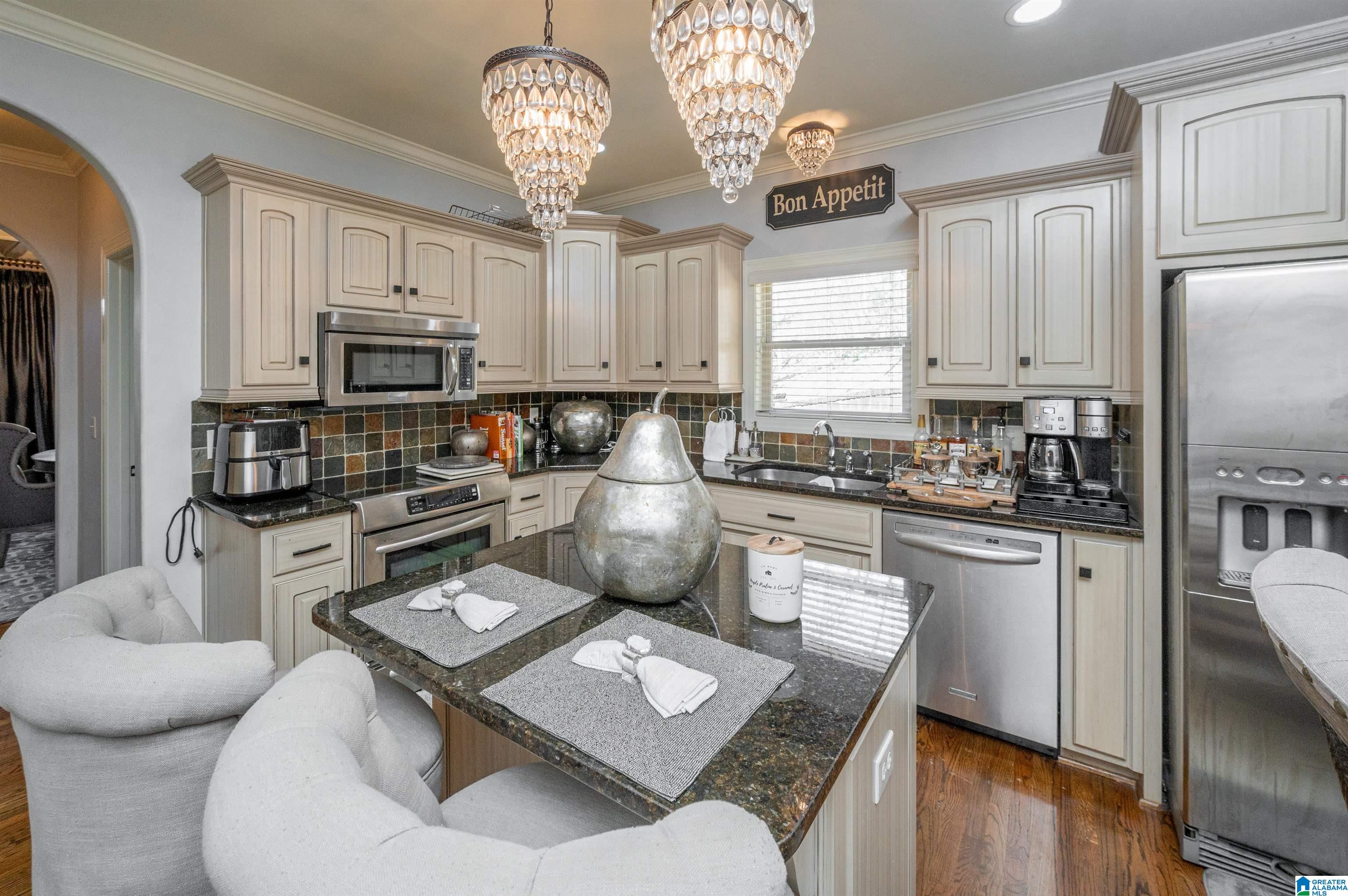 6187 Canterbury Road Pinson, AL 35126 - Photo 4 of 33