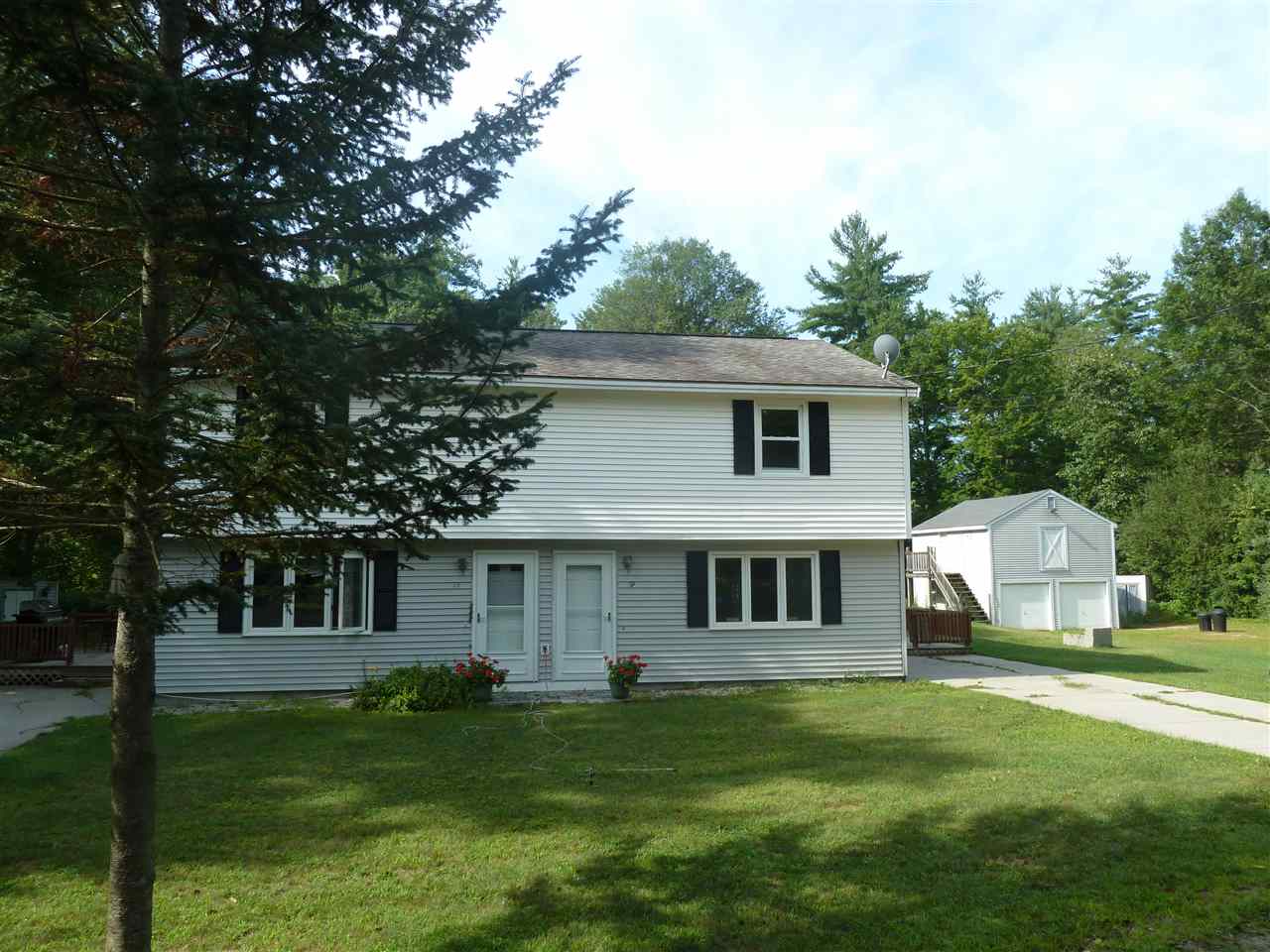 39 Riverside Drive Allenstown, NH 03275 - Photo 1 of 9