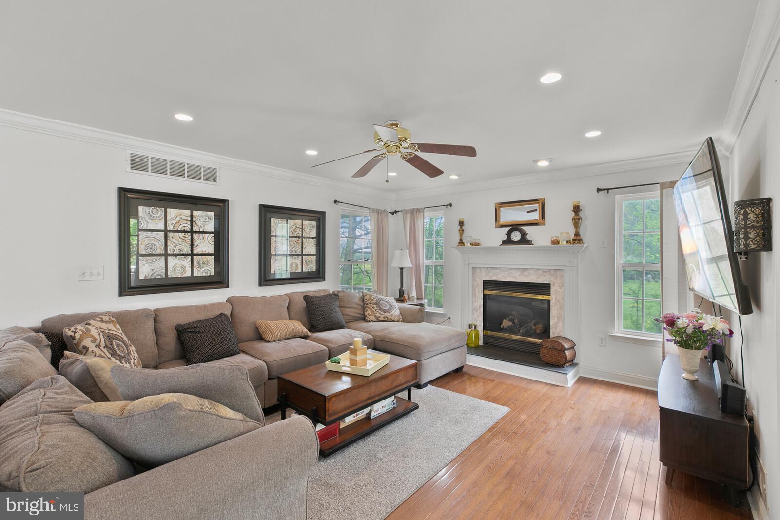 33 Bunting Bridge Road Cookstown, NJ 08511 - Photo 6 of 21