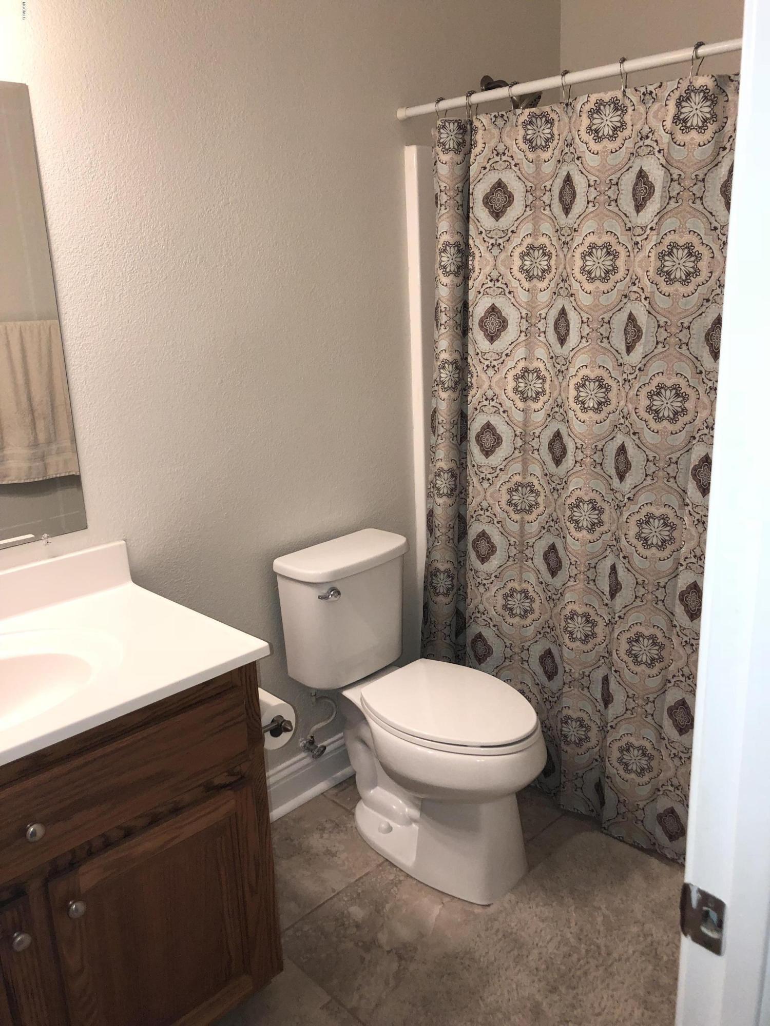 8917 Spring Avenue Ocean Springs, MS 39564 - Photo 15 of 16 Guest Bath