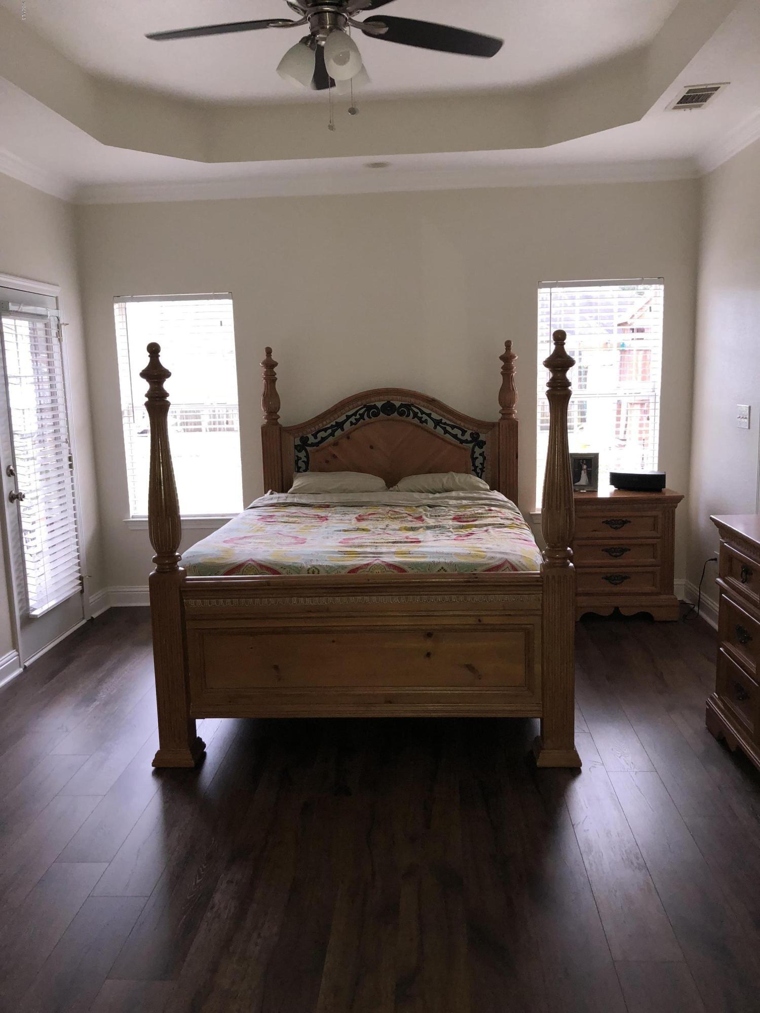 8917 Spring Avenue Ocean Springs, MS 39564 - Photo 9 of 16 Master
