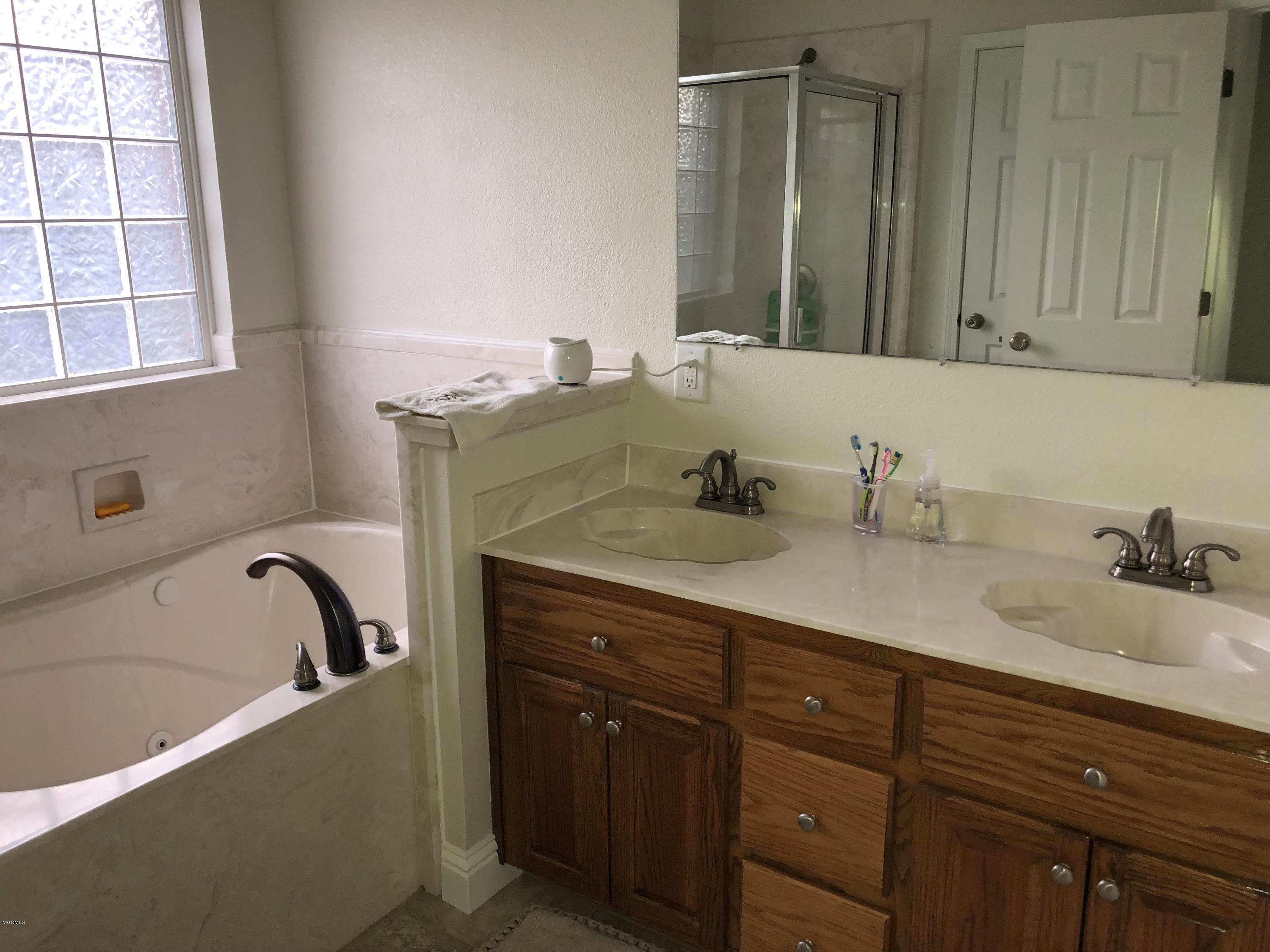 8917 Spring Avenue Ocean Springs, MS 39564 - Photo 10 of 16 Master Bath