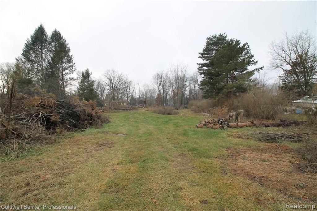 Lot Crosby Road Fenton, MI 48430 - Photo 3 of 10