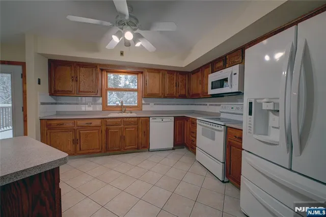 $879,000 | 1316 Alps Road, Wayne, NJ 07470