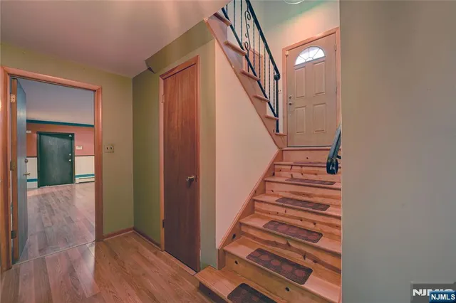 $879,000 | 1316 Alps Road, Wayne, NJ 07470