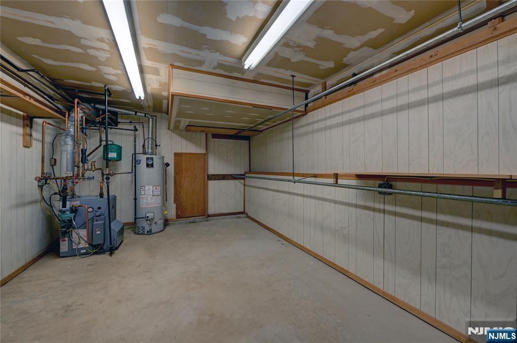 1316 Alps Road Wayne, NJ 07470 - Photo 33 of 39