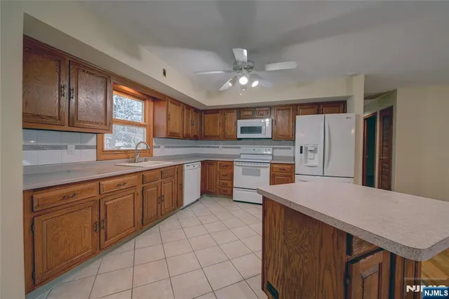 $879,000 | 1316 Alps Road, Wayne, NJ 07470