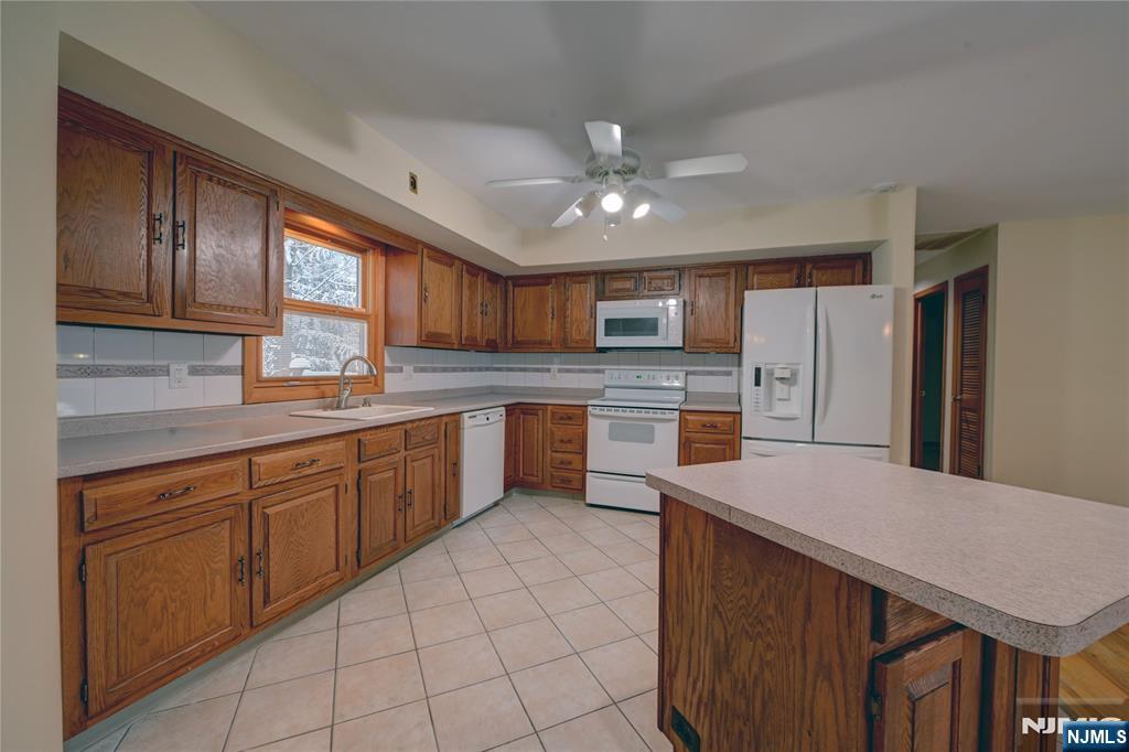 1316 Alps Road Wayne, NJ 07470 - Photo 10 of 39