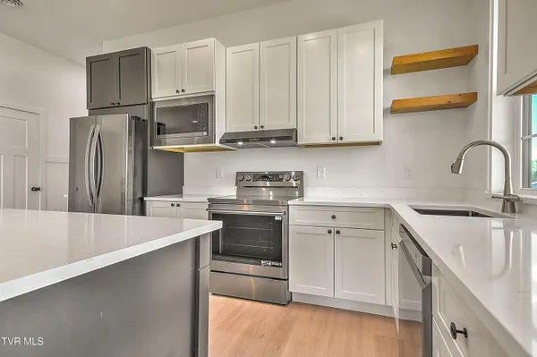 $539,900 | 137 Crestview Drive, Elizabethton, TN 37643