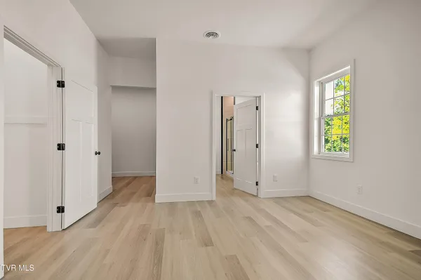 $539,900 | 137 Crestview Drive, Elizabethton, TN 37643