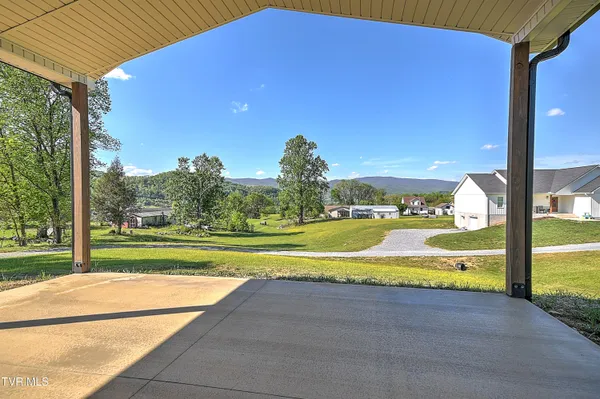 $539,900 | 137 Crestview Drive, Elizabethton, TN 37643
