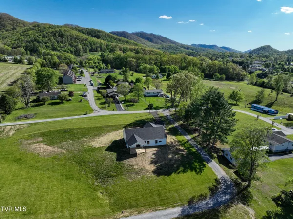 $539,900 | 137 Crestview Drive, Elizabethton, TN 37643