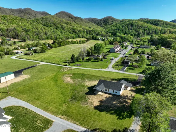 $539,900 | 137 Crestview Drive, Elizabethton, TN 37643
