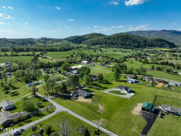 $539,900 | 137 Crestview Drive, Elizabethton, TN 37643