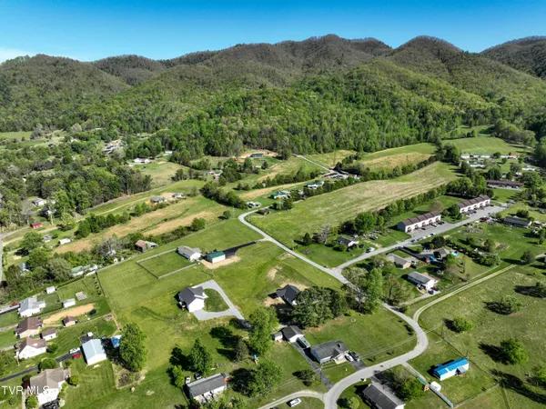 $539,900 | 137 Crestview Drive, Elizabethton, TN 37643