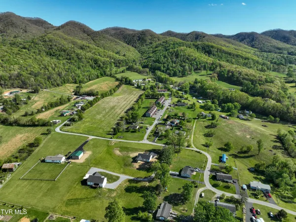 $539,900 | 137 Crestview Drive, Elizabethton, TN 37643
