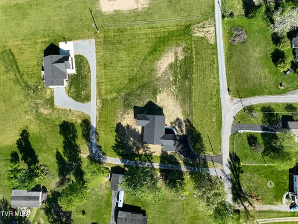 $539,900 | 137 Crestview Drive, Elizabethton, TN 37643