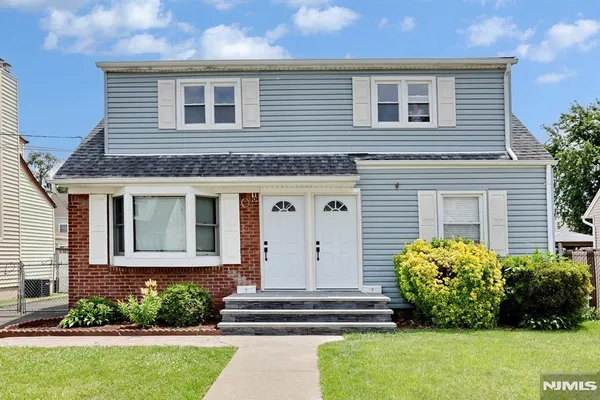 $2,400 | 22 Falmouth Avenue, Unit 2, Elmwood Park, NJ 07407