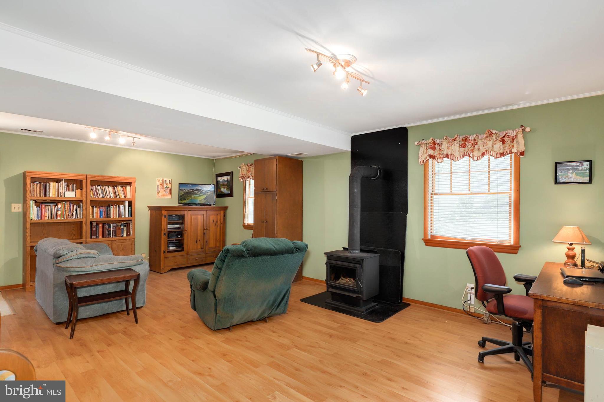163 Barbara Road Severna Park, MD 21146 - Photo 19 of 36 Gallery Image 19