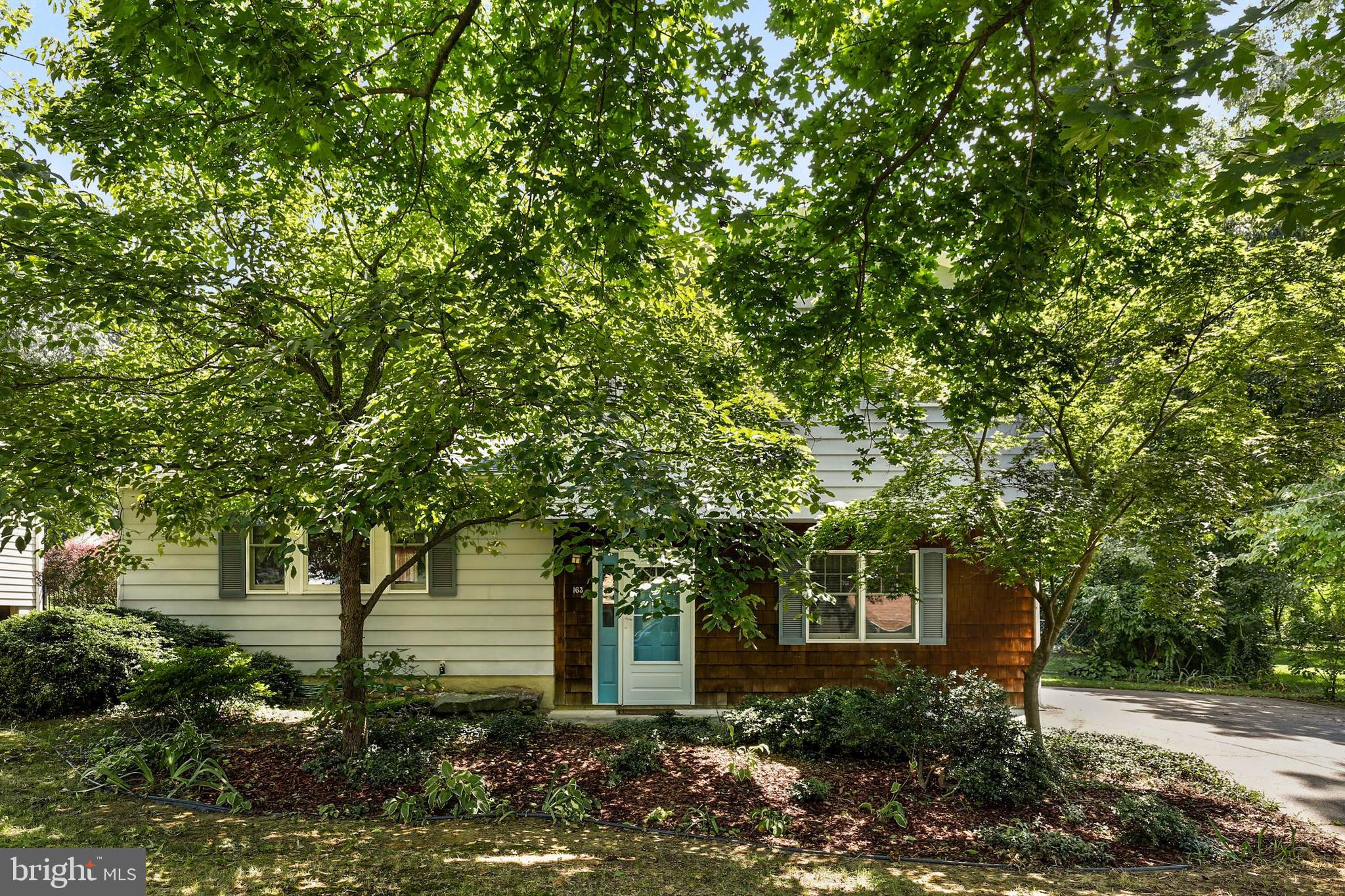 163 Barbara Road Severna Park, MD 21146 - Photo 4 of 36 Gallery Image 4