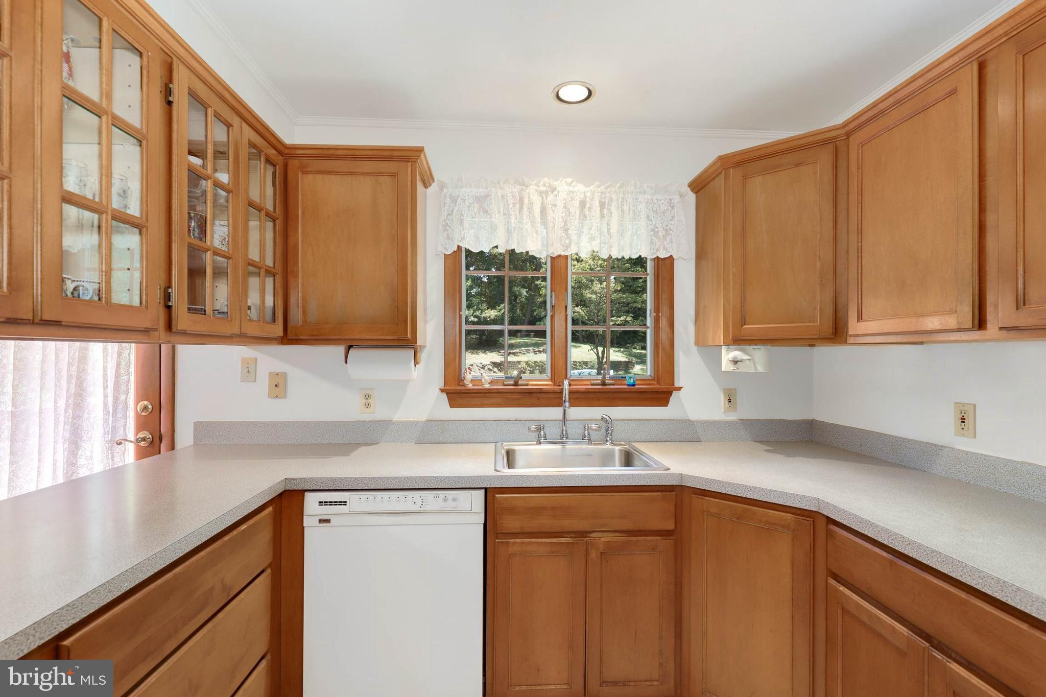 163 Barbara Road Severna Park, MD 21146 - Photo 8 of 36 Gallery Image 8