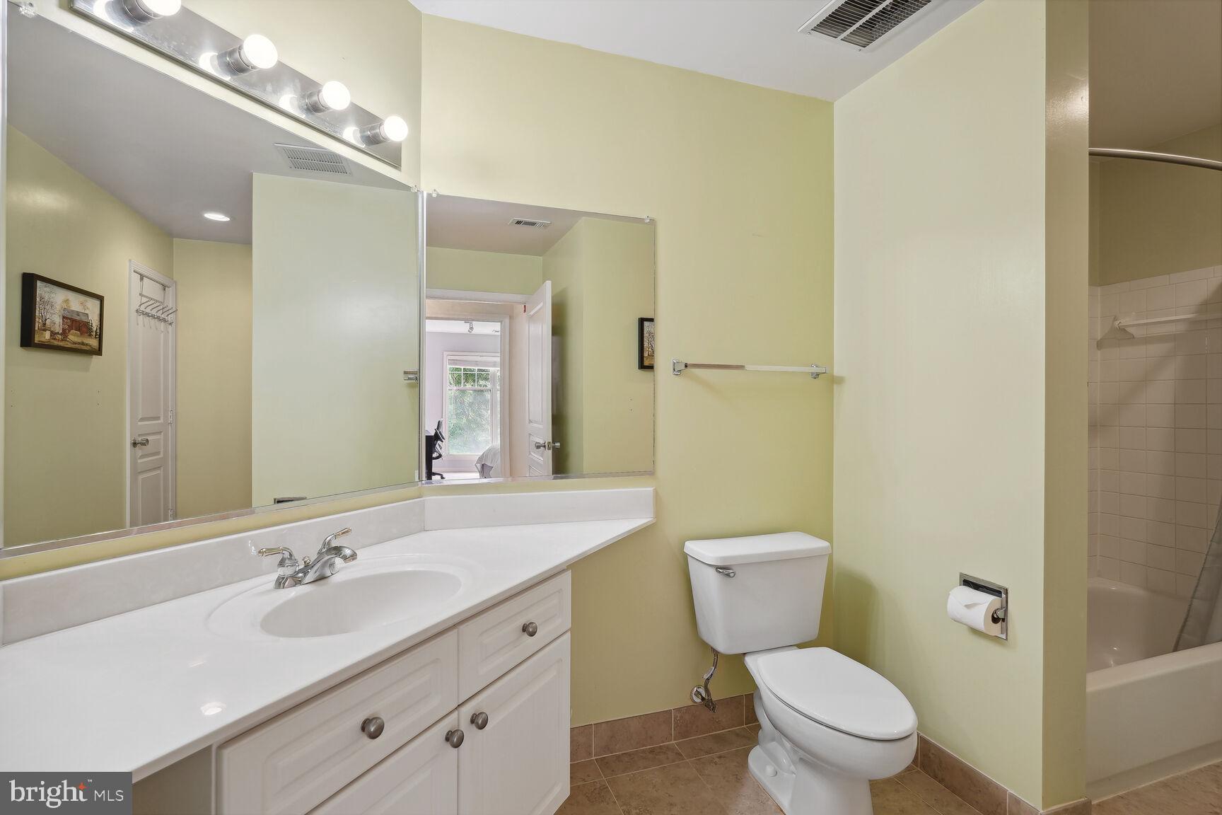 5575 Seminary Road, Unit 404 Falls Church, VA 22041 - Photo 10 of 17 Gallery Image 10