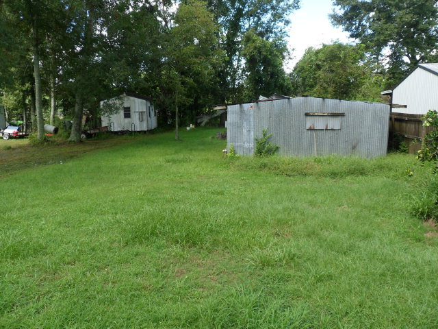 207 Bayou Blue Road Houma, LA 70364 - Photo 9 of 9 Backyard