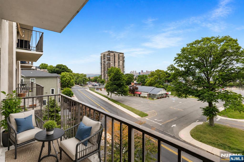 1150 River Road, Unit 4H Edgewater, NJ 07020 - Photo 32 of 45 Gallery Image 32