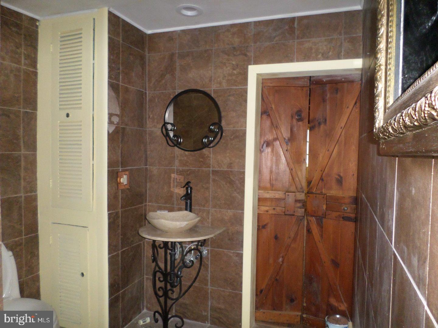 352 Reed Street Mohnton, PA 19540 - Photo 10 of 21 Bathroom
