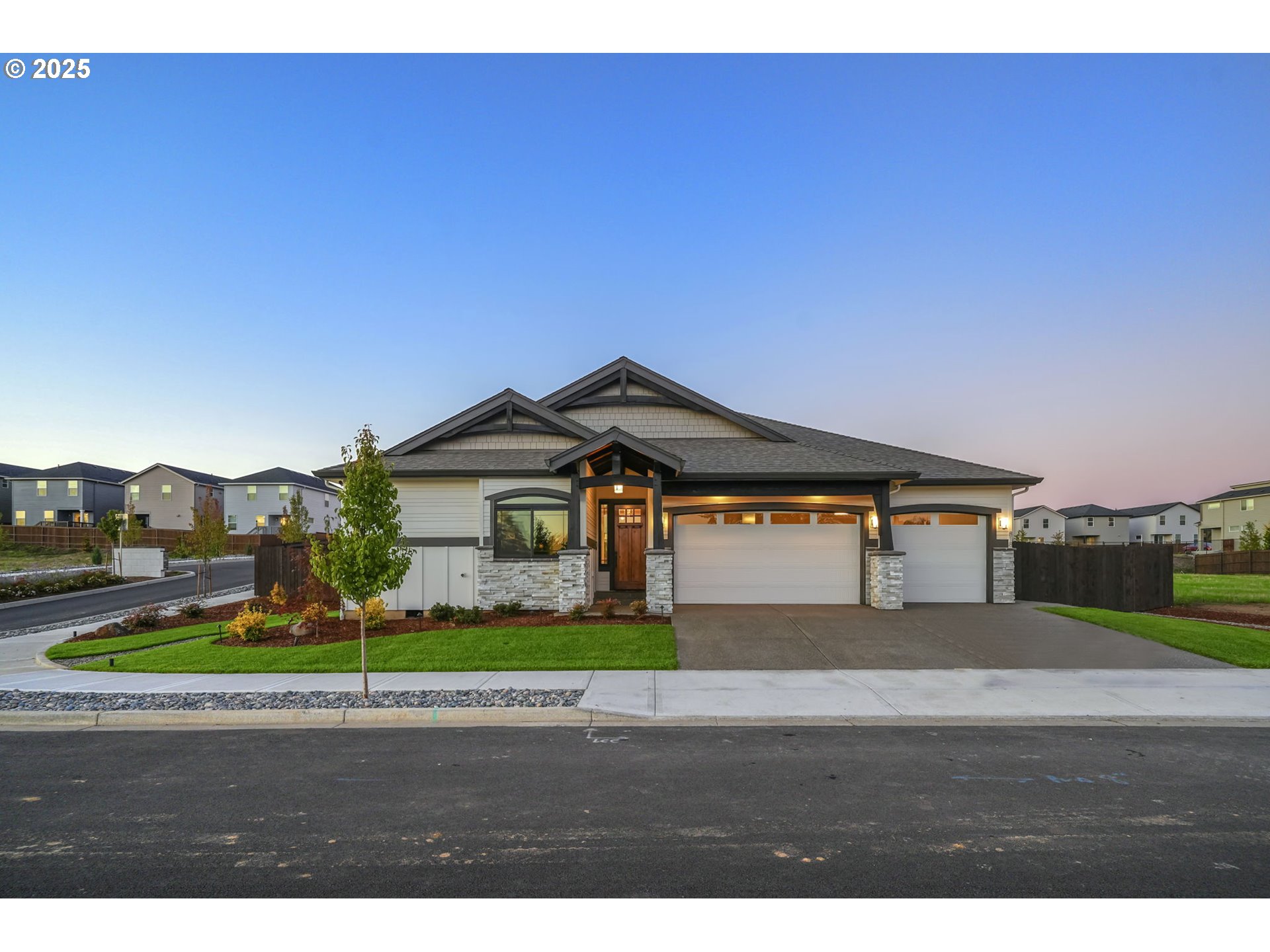 818 Northwest 173rd Street Ridgefield, WA 98642 - Photo 42 of 44 a view of outdoor space yard and front view of a house