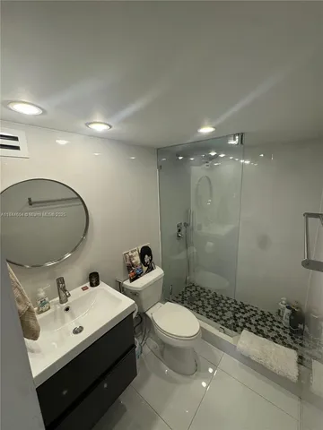 a view of a livingroom with furniture