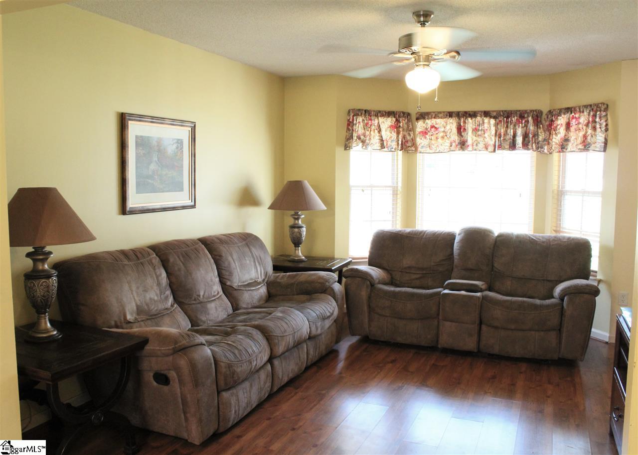 707 Timberwood Ridge Greer, SC 29651 - Photo 4 of 26 Gallery Image 4