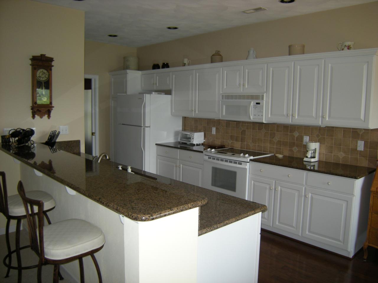 6087 Wertz Orchard Road Roanoke, VA 24018 - Photo 2 of 14 Kitchen