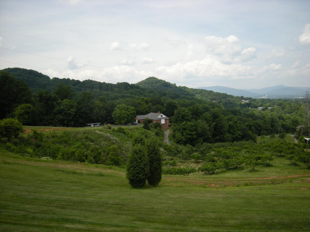 6087 Wertz Orchard Road Roanoke, VA 24018 - Photo 14 of 14 View 2