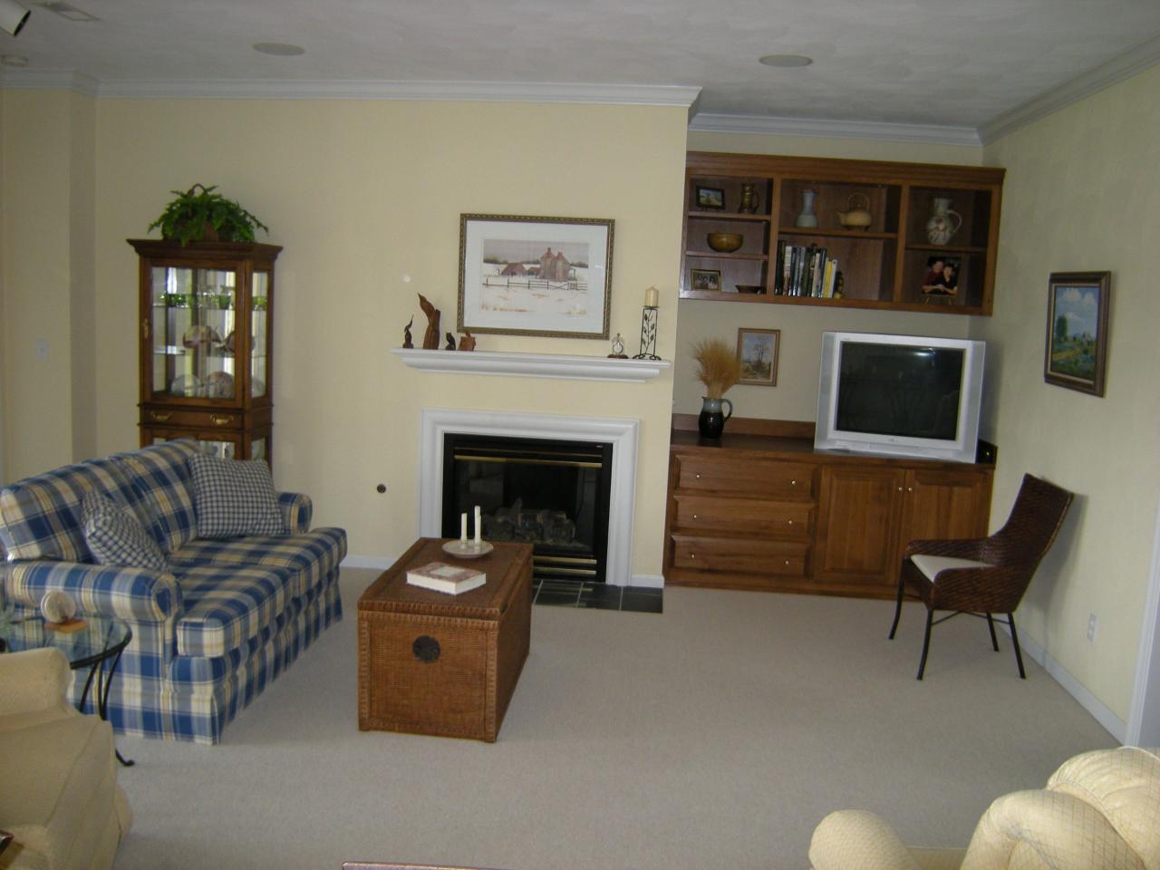 6087 Wertz Orchard Road Roanoke, VA 24018 - Photo 3 of 14 Family Room
