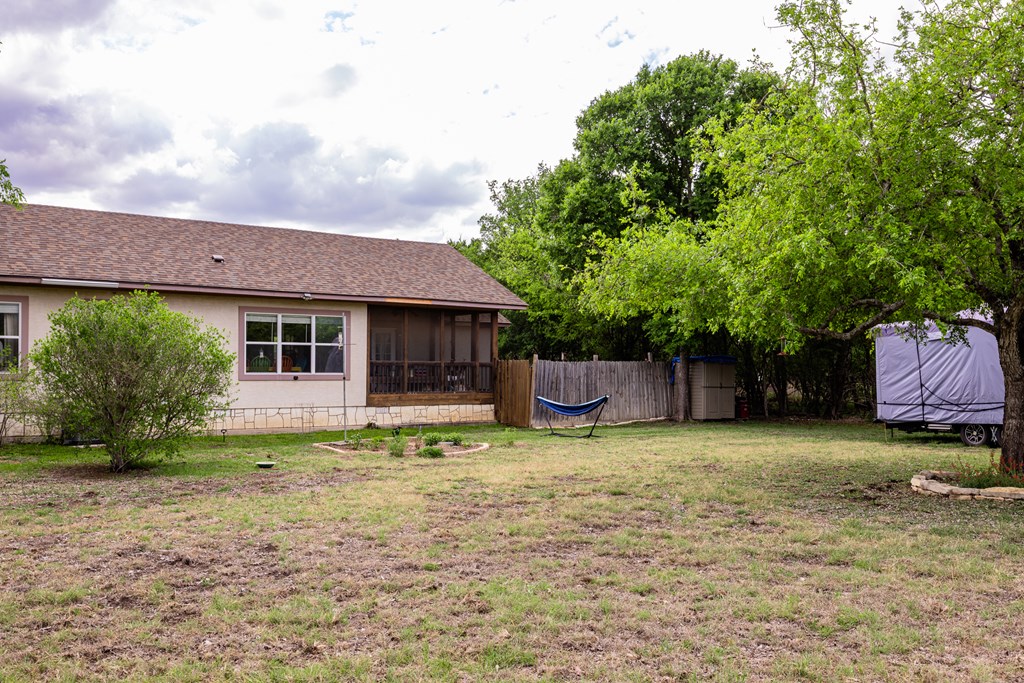659 Town Creek Road Kerrville, TX 78028 - Photo 22 of 65