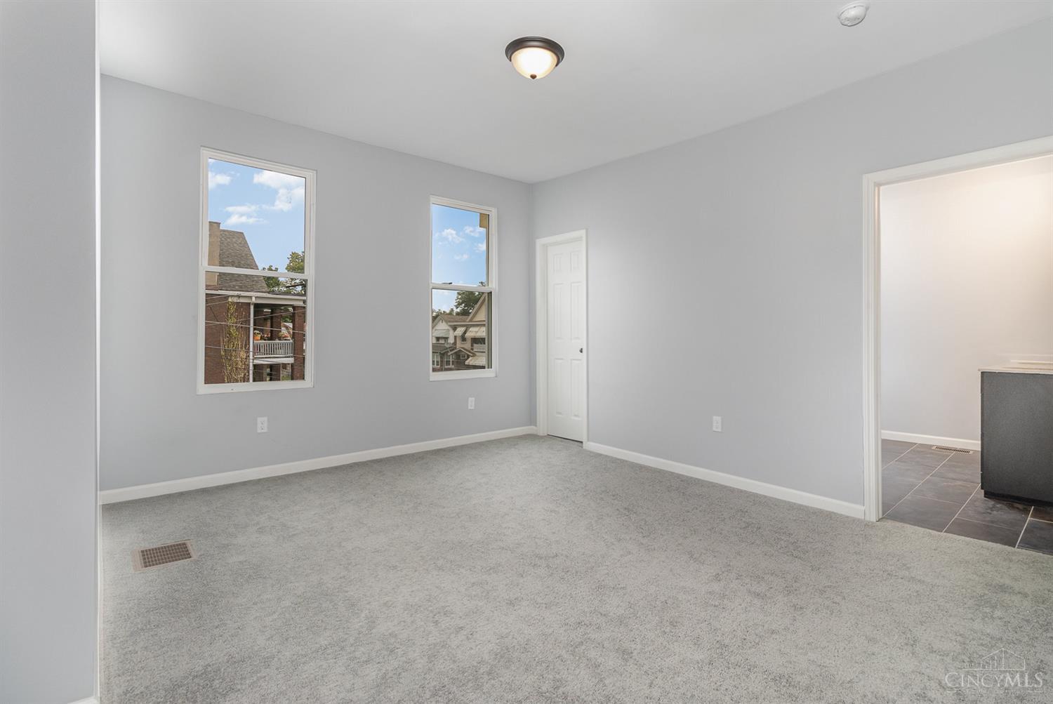 809 Ridgeway Avenue Cincinnati, OH 45229 - Photo 15 of 36 Gallery Image 15