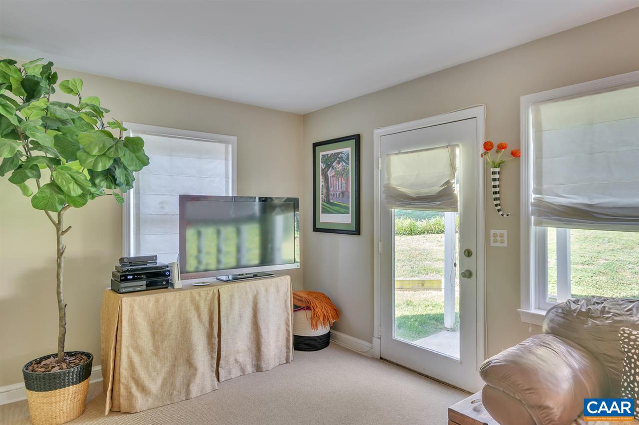 1307 Greenway Road Charlottesville, VA 22903 - Photo 18 of 27 Gallery Image 18