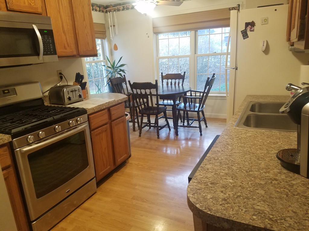33 Castlegate Drive, Unit A Springfield, MA 01129 - Photo 9 of 30 Gallery Image 9