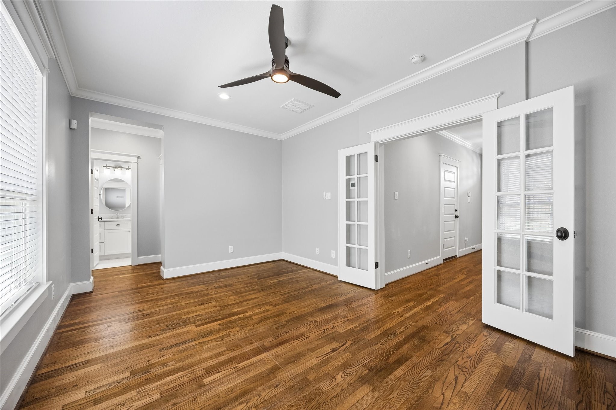 415 West 16th Street, Unit D Houston, TX 77008 - Photo 10 of 41 Secondary bedroom on the first floor.