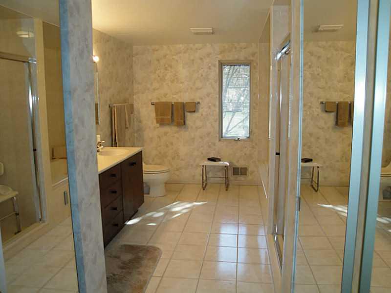 4 Elmhurst Road Green Tree, PA 15220 - Photo 17 of 25 Master Bath/Spa. The master bath features separate shower and tub, two double linen closets and supplemental floor heating.