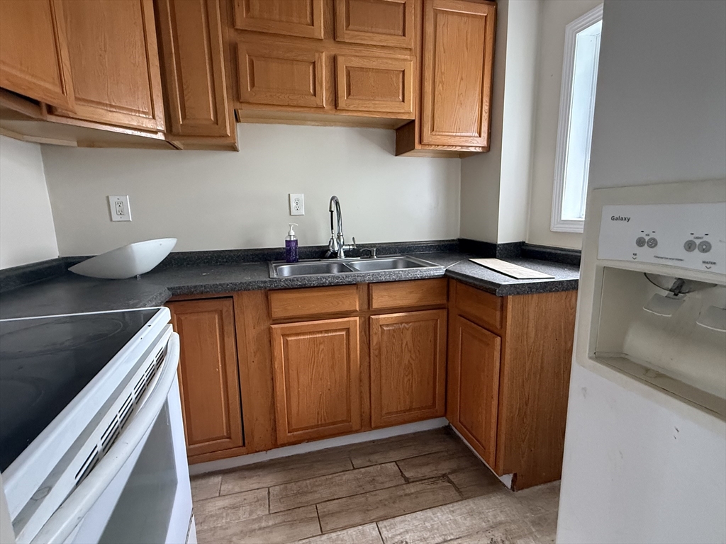 102 Tremont Street, Unit 1 Fall River, MA 02720 - Photo 10 of 12