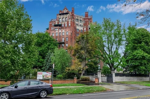 $249,900 | 800 West Ferry Street, Unit 2CC, Buffalo, NY 14222