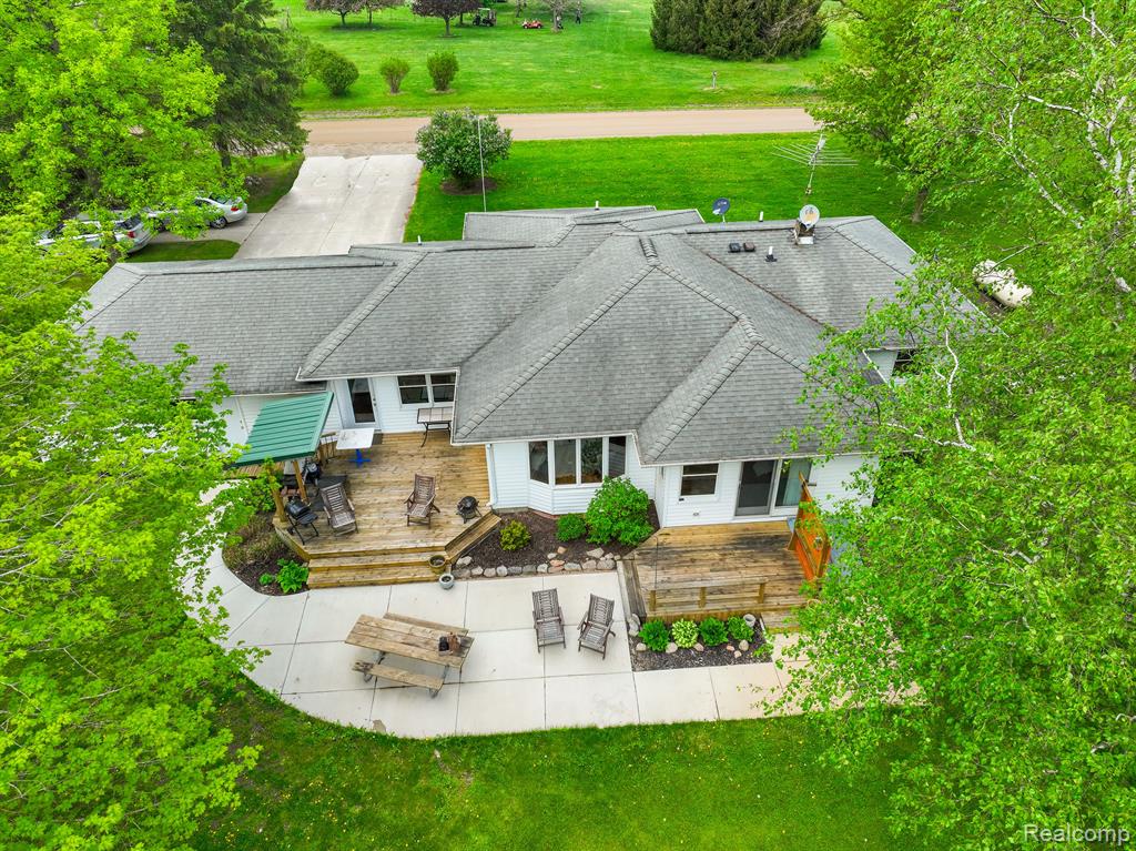 6841 Layton Road Fowlerville, MI 48836 - Photo 33 of 36