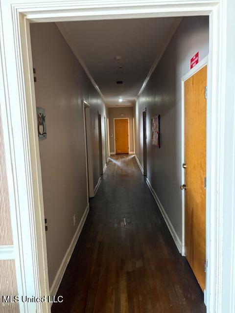 345 Simmons Road Clarksdale, MS 38614 - Photo 13 of 18 345 Simmons Rd hall