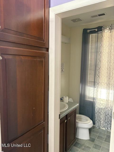 345 Simmons Road Clarksdale, MS 38614 - Photo 17 of 18 345 Simmons Rd bath