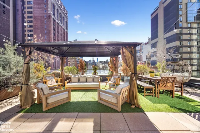 $2,995,000 | 101 West 24th Street, Unit 6D | Chelsea