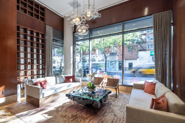 $2,995,000 | 101 West 24th Street, Unit 6D | Chelsea